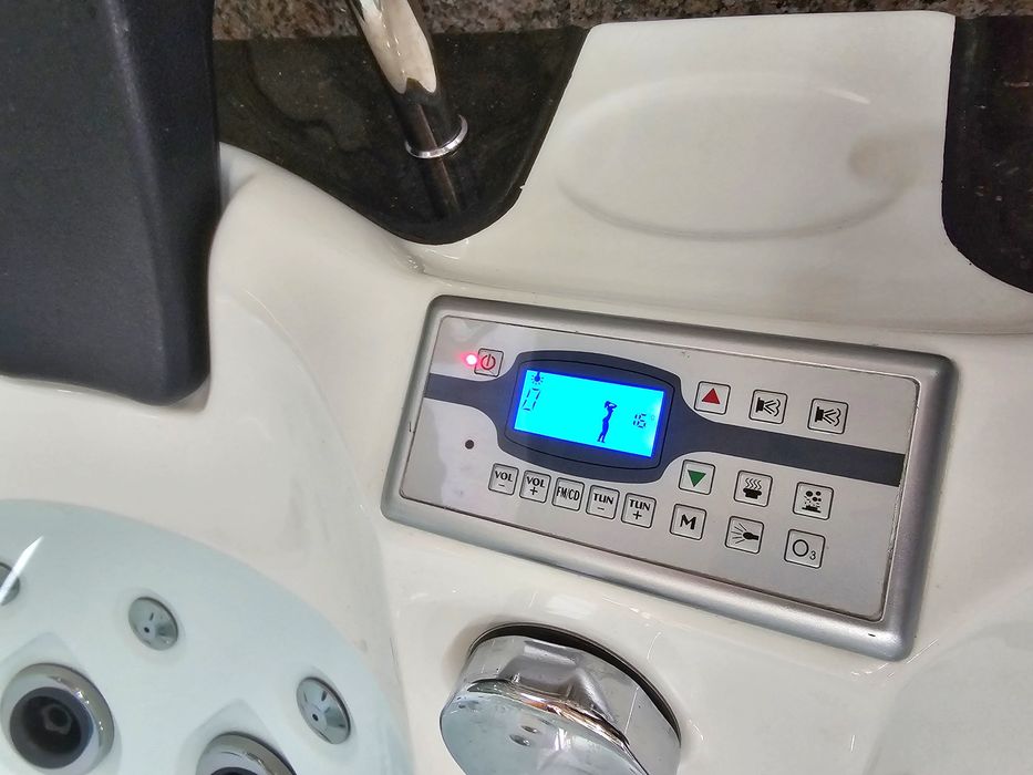 Джакузи за двама Хидромасажна Вана с Подгрев  1.80х1.20