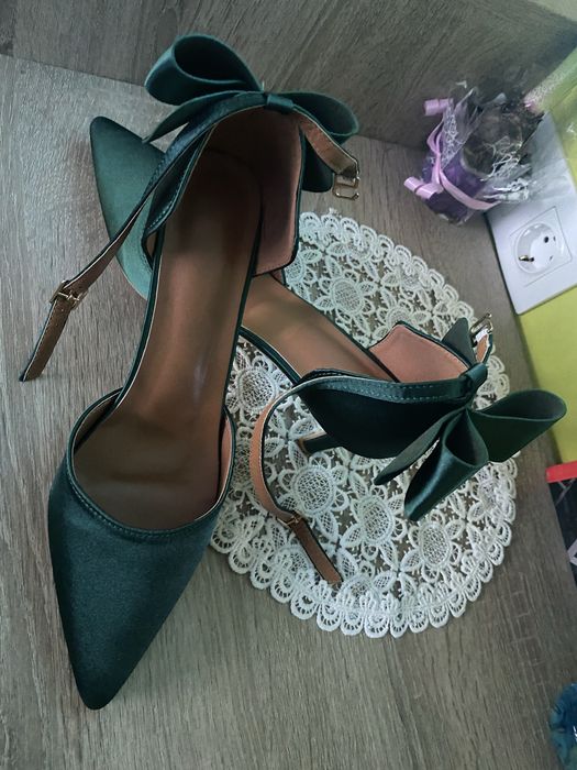 Продавам обувки закупени от Shein.