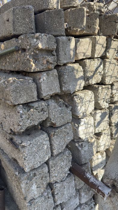 Гръцки керемиди, Бетонни колове