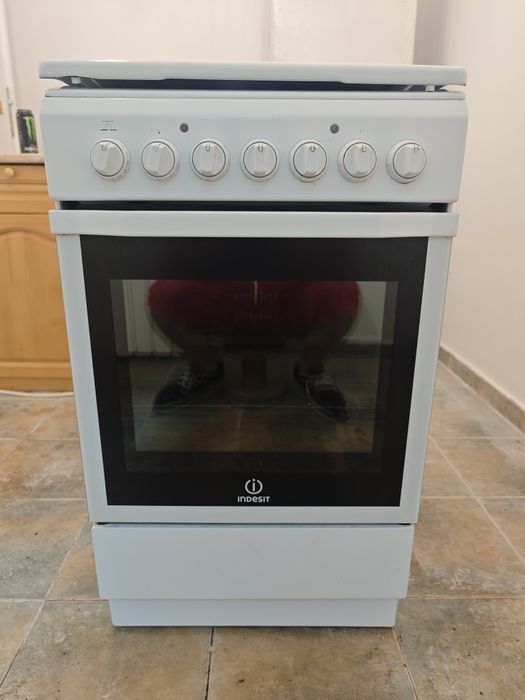 Готварска печка Indesit I5E52E(W) KZ – 50 см