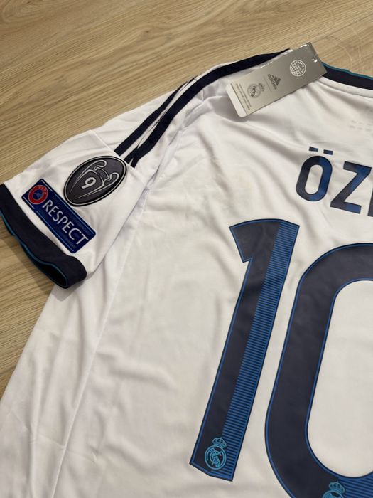 Trixou de fotbal Real Madrid Mesut Ozil 10 Adidas marime M nou cu eticheta