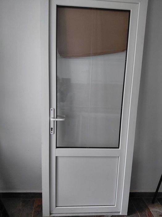Usă termopan cu geam