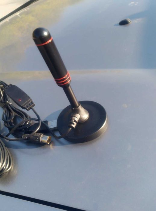 Вътрешна антена с усилвател за цифрова ефирна телевизионна DVB-T HDTV