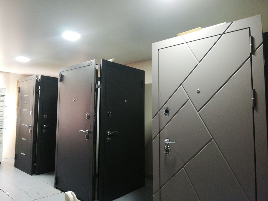 Сыртқы есіктер, ВХОДНЫЕ ДВЕРИ