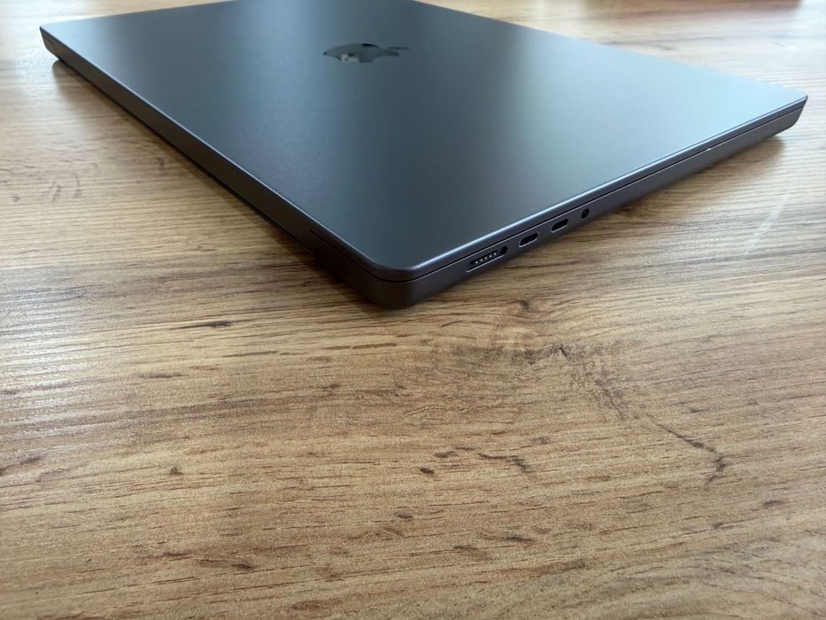 MacBook Pro 16" M4 PRO Chip 14-CPU/20-GPU/48GB RAM/512GB SSD В ГАРАНЦИЯ 28.12.2028г.
