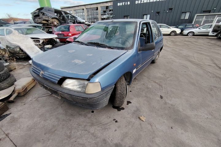 Far dreapta Peugeot 106 1995 1.0 MT (45 hp)