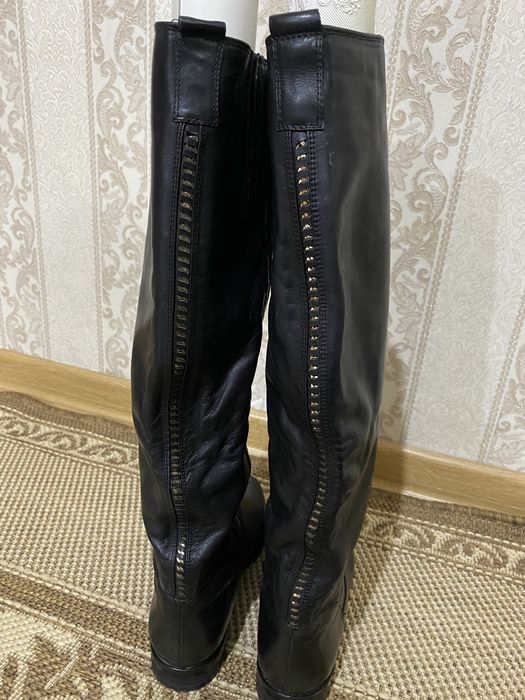 Зимние сапоги европейки