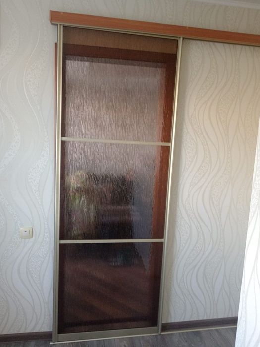 Продам выдвижная дверь