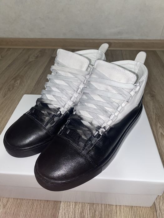 Balenciaga arena