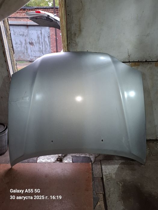 Капот и бампер на тойота авенсис