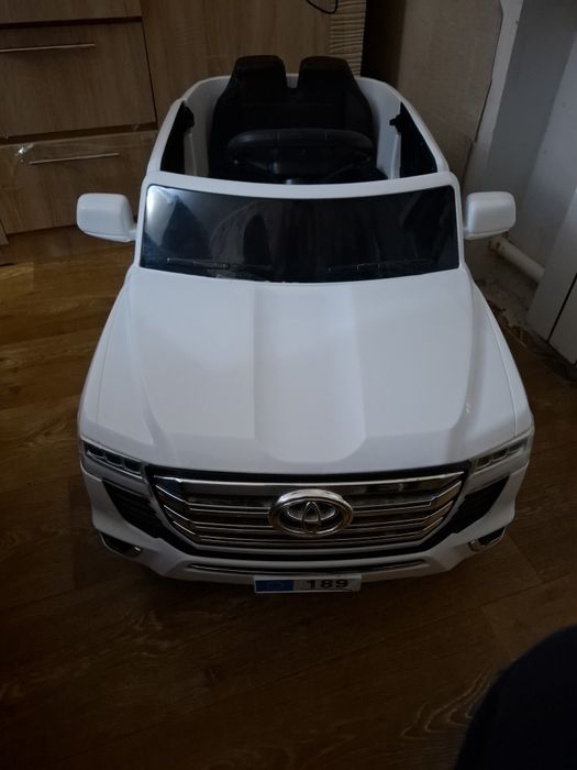 Электромобиль детский