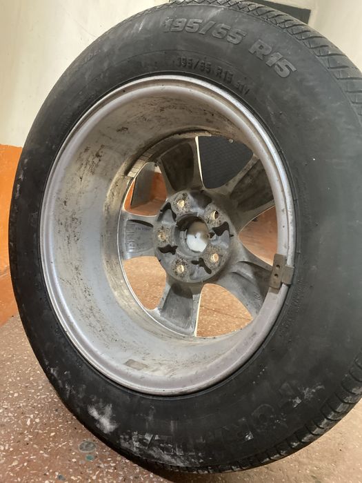 Шины с дисками R15 продаю