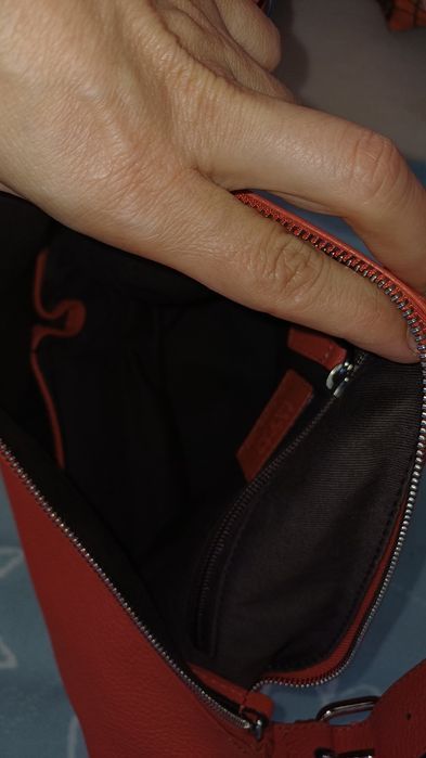 Escada sport чанта от естествена кожа