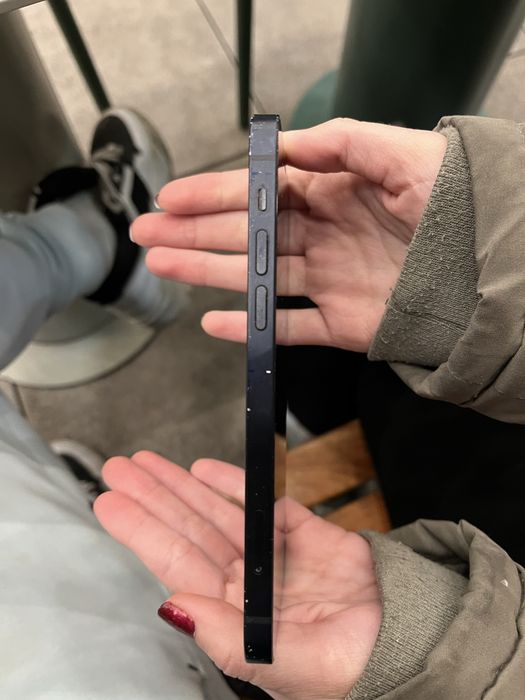 Vand iphone 12 memorie 64 gb