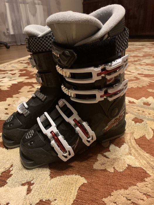 Ботинки горнолыжные