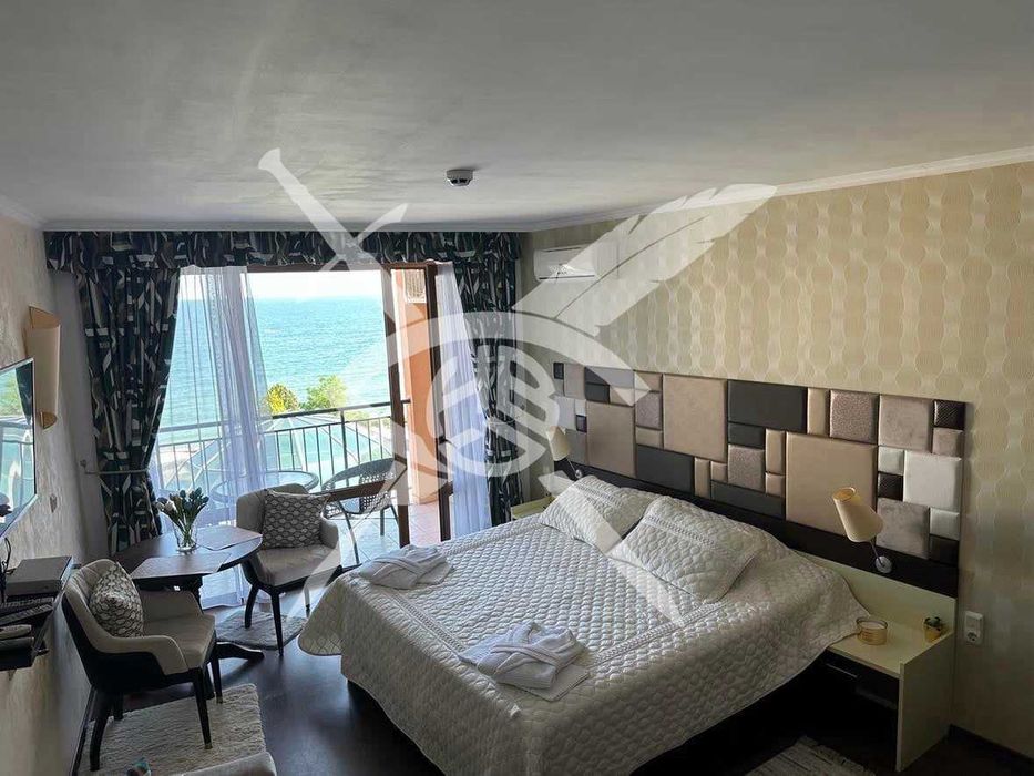 Едностаен апартамент на ПЪРВА линия и фронтална ГЛЕДКА МОРЕ!