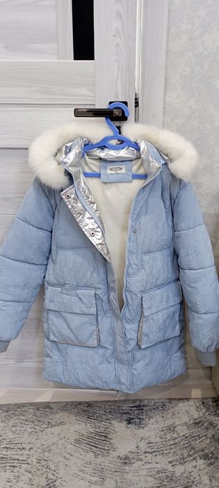Продается теплая куртка для девочки