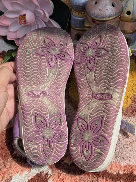Keen сандали в лилаво N36