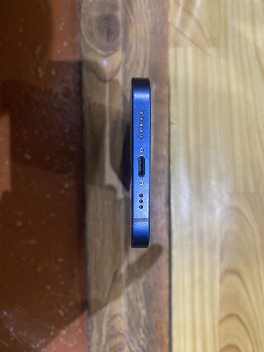 Продам айфон 12