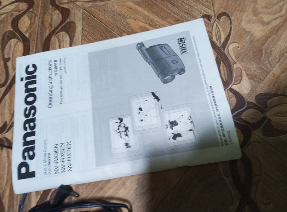 Видео камера работает отлично  снимает только нет касеты́  так работае