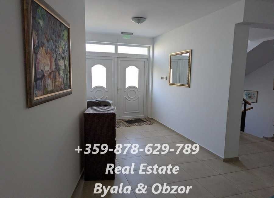 Просторен тристаен апартамнет с две бани