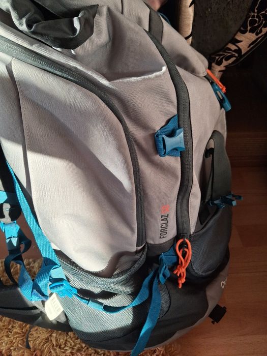 Vand rucsac drumetie Quechua ca nou