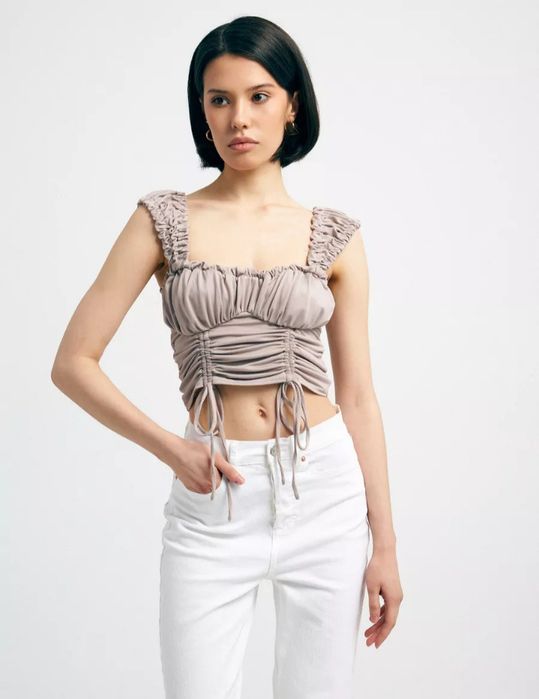 Топ на завязках новый