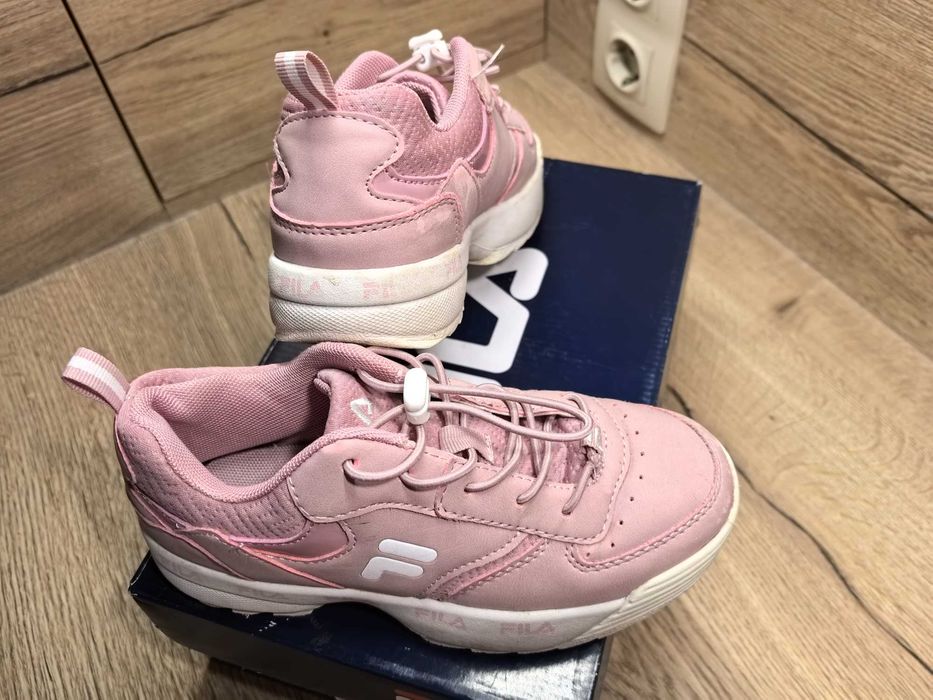 Обувки за госпожица Adidas, Fila, Next и Skechers
