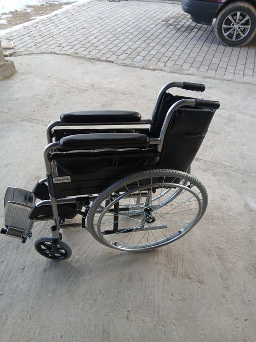 инвалидная коляска