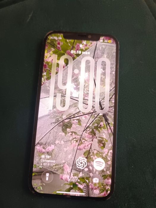 Айфон 12 продам 50000