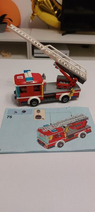 Lego masina de pompieri 60107