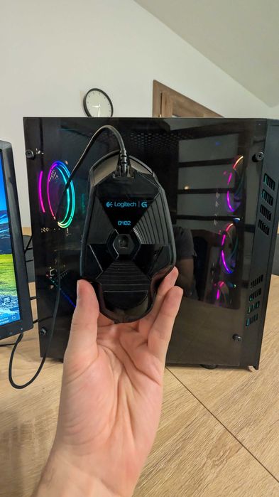 Calculator Gaming 1070 8GB, R7 2700x, Windows 11 PRO preinstalat