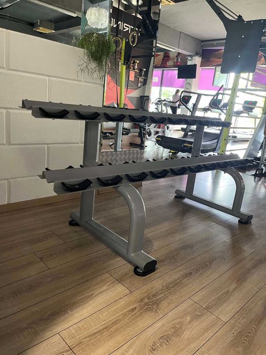 Стойка за дъмбели