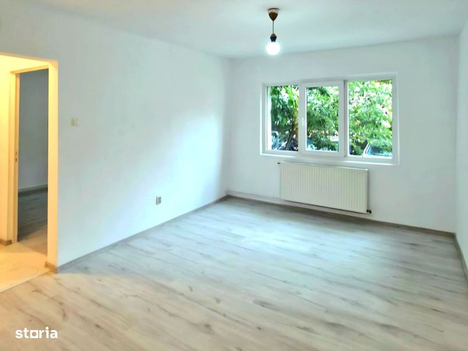 Apartament 2 camere, renovat complet, centrală proprie — fotografia 1