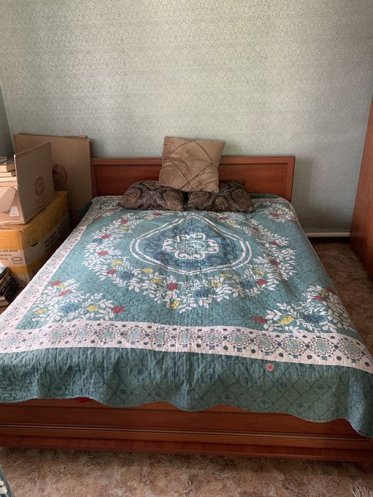 Продам двухспальную кровать