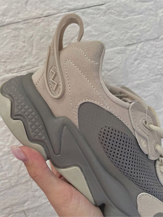 Продам adidas ozwego