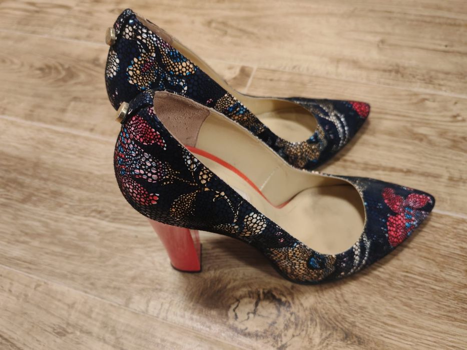 Pantofi cu toc Musette, Botta