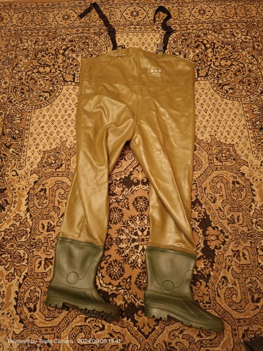 Резиновый  комбенизон