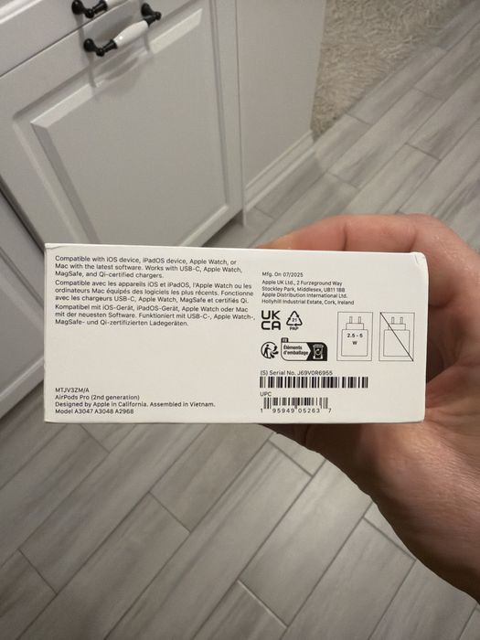 Airpods Pro 2 usb-c , noi, sigilate, originale.