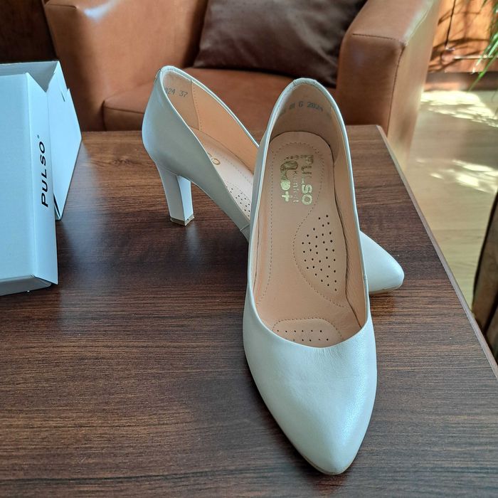 Pantofi nude piele marime 37