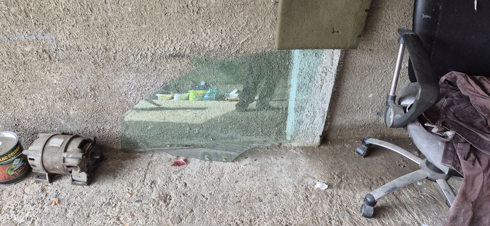 Geam fata stânga Mazda 3 bk