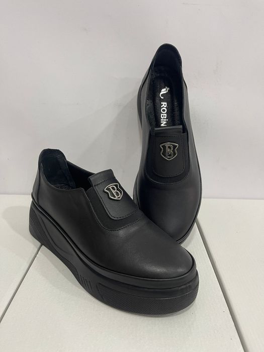 Продам новый женский туфли на весну