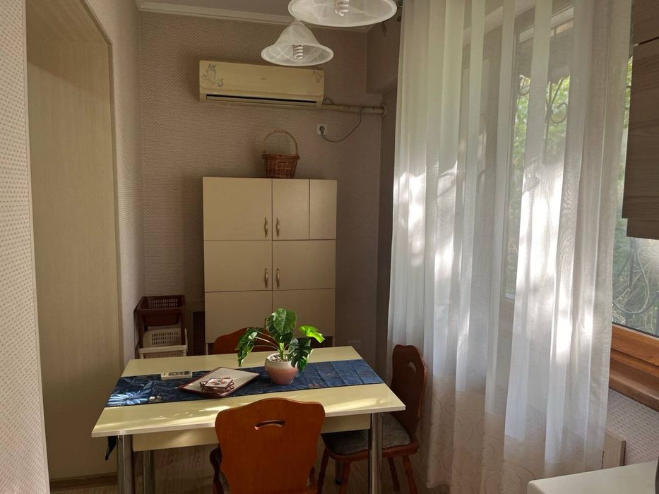 Собственник 4 комнатная квартира Центр ЦУМ ул. Чимкентская