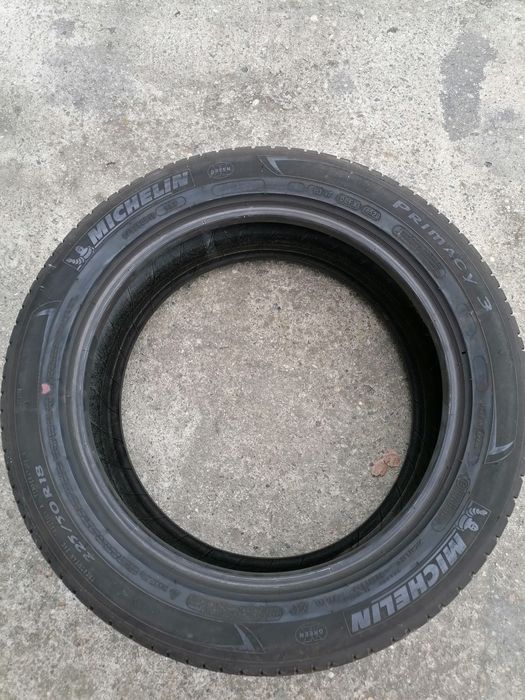 Vând 2 anvelope vară 235.50.18 și 225.50.18