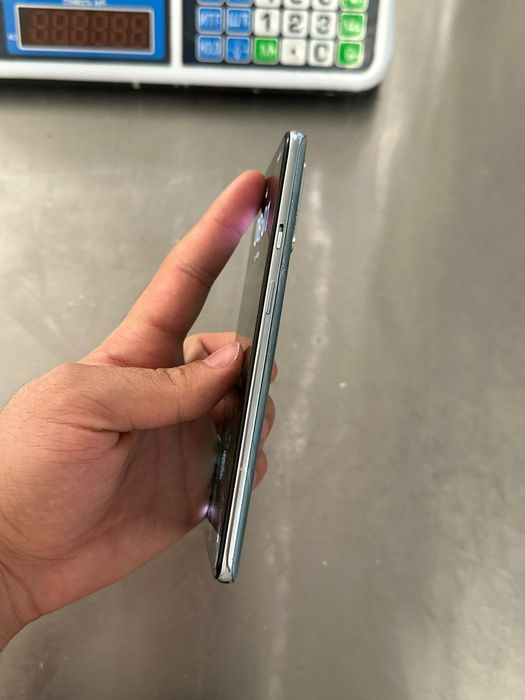 Продам OnePlus 8t