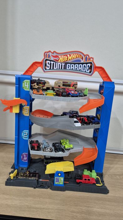 Hotwheels паркинг