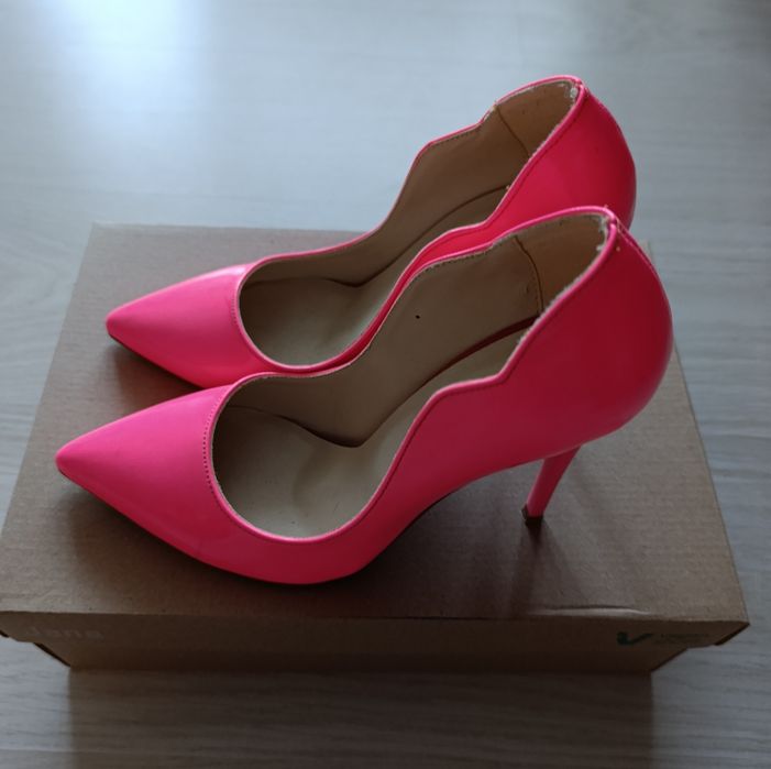 Обувки на висок ток -37 номер