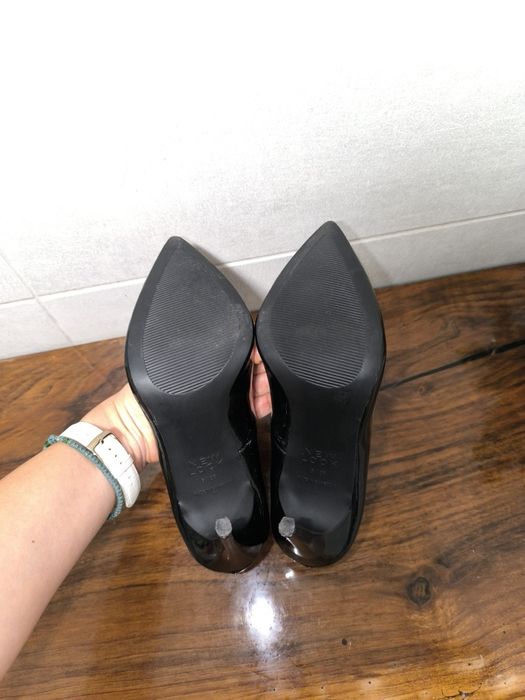Черни лачени обувки стилето New Look
