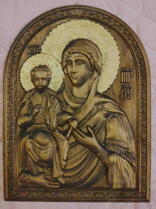 Икони изработени от високо качествена и прецизна дърворезба