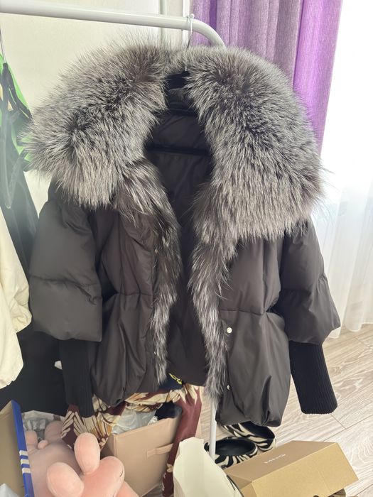 Срочно продам пуховик красивый